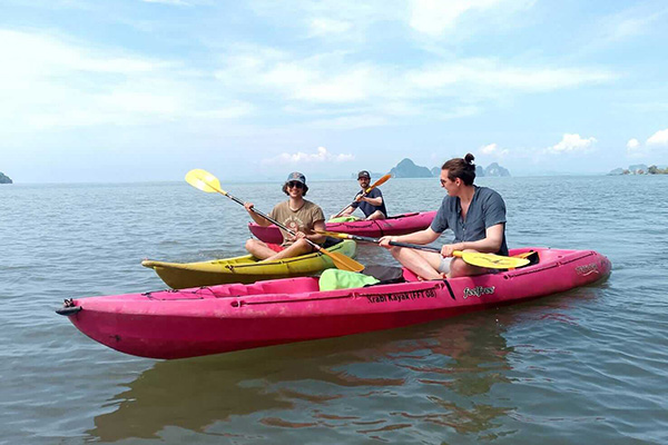 Kayak in the early morning